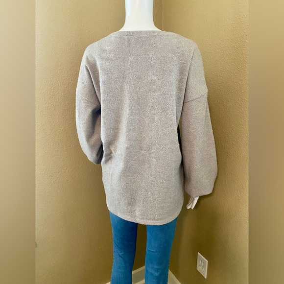 BiBi Clothing Sweater - Picture 5 of 8